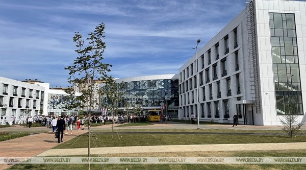 Самая большая в России школа построена с участием Беларуси