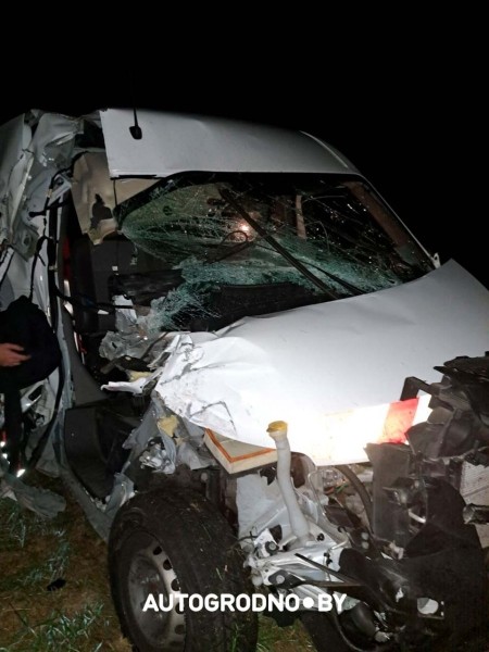 В семейный экипаж белорусских дальнобойщиков жестко врезался француз под Парижем В семейный экипаж белорусских дальнобойщиков жестко врезался француз под Парижем