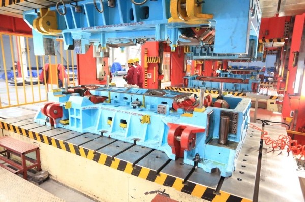 На это стоит посмотреть: вот как в Китае собирают пикапы для Беларуси На это стоит посмотреть: вот как в Китае собирают пикапы для Беларуси