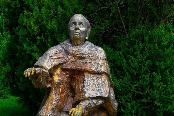 Назад в будущее: пять важных и странных пророчеств Ванги на 2024 год