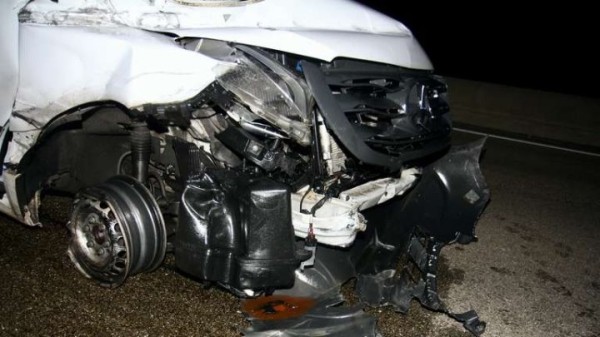 На немецком автобане в топливный бак фуры белоруса врезался микроавтобус. 300 литров дизеля вылилось на трассу