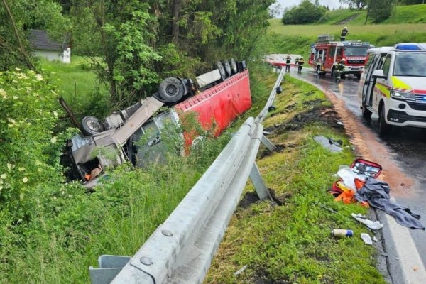 В Австрии грузовик белоруса столкнулся с другим грузовиком В Австрии грузовик белоруса столкнулся с другим грузовиком
