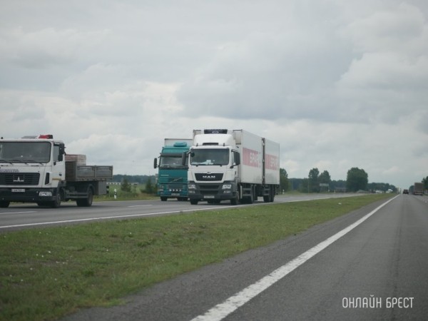 Новый закон в Литве затрагивает некоторых работающих там дальнобойщиков-белорусов Новый закон в Литве затрагивает некоторых работающих там дальнобойщиков-белорусов