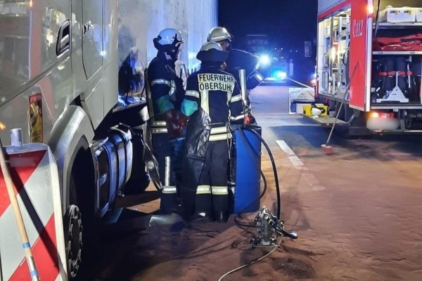 В Германии из фуры белоруса вытекло 200 литров топлива — общий причиненный ущерб составил около 40 тысяч евро В Германии из фуры белоруса вытекло 200 литров топлива — общий причиненный ущерб составил около 40 тысяч евро